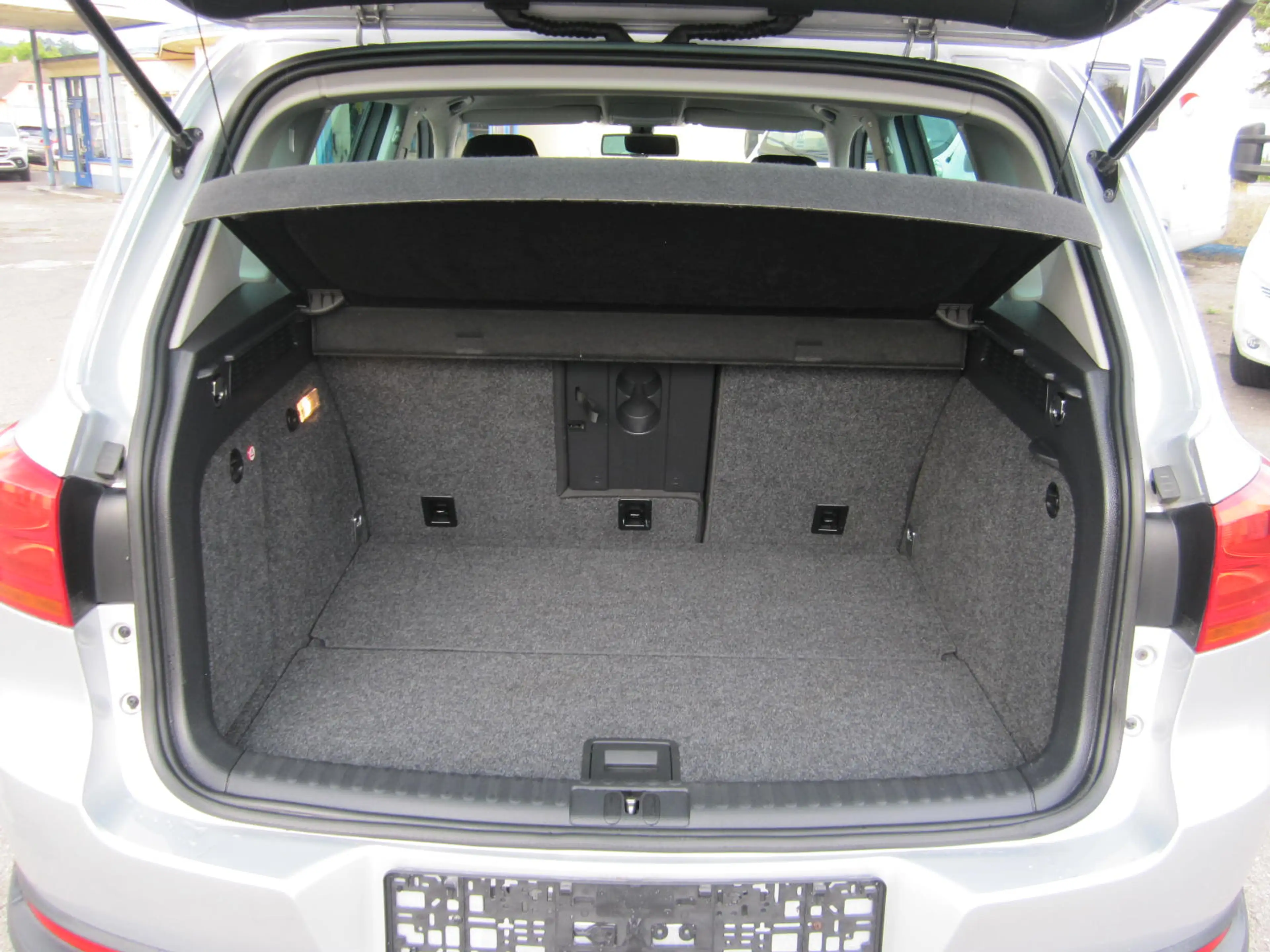 Volkswagen Tiguan Sport & Style 4Motion ~ DSG ~ AHK ~ — photo 11