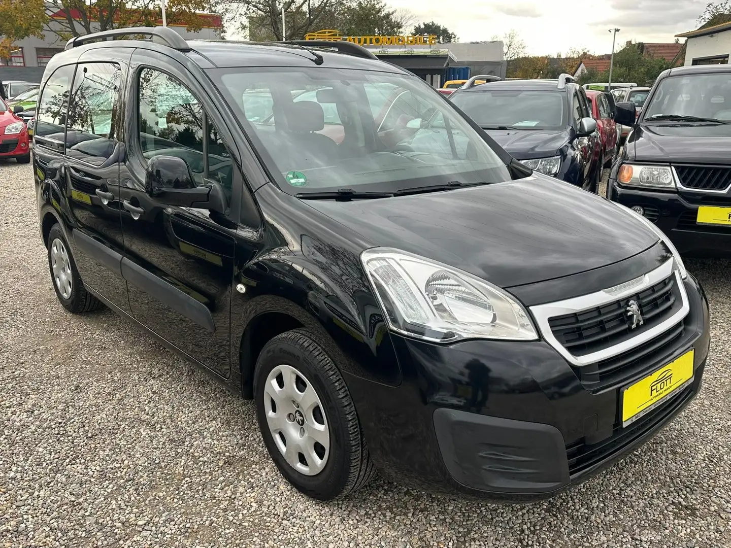 Peugeot Partner Tepee Active *2.HD*Klima* TÜV NEU Schwarz - 2