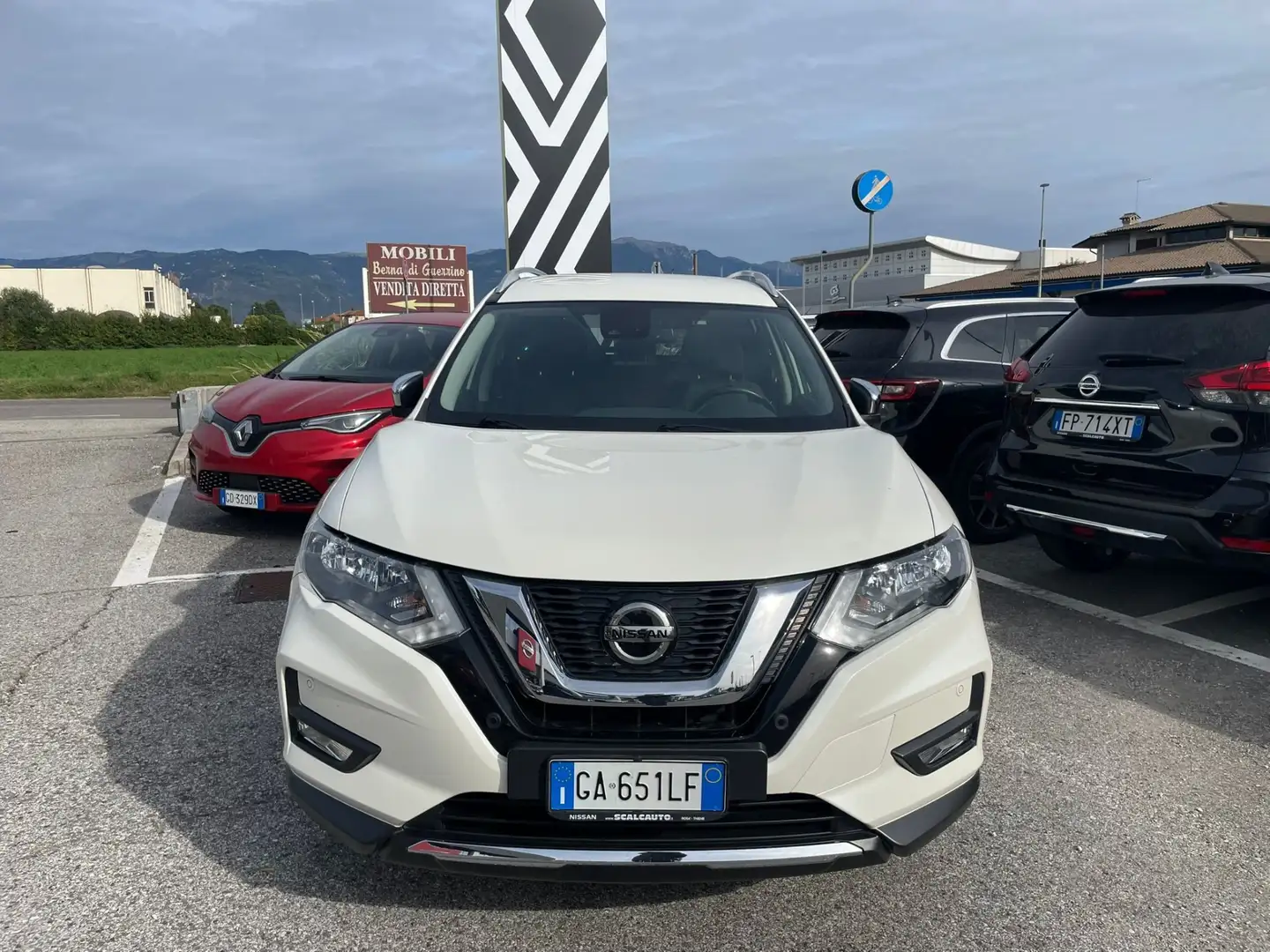 Nissan X-Trail dCi 150 2WD N-Connecta Wit - 2
