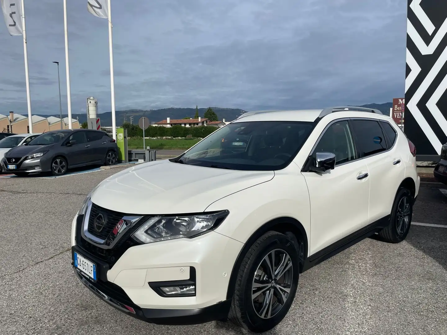 Nissan X-Trail dCi 150 2WD N-Connecta White - 1