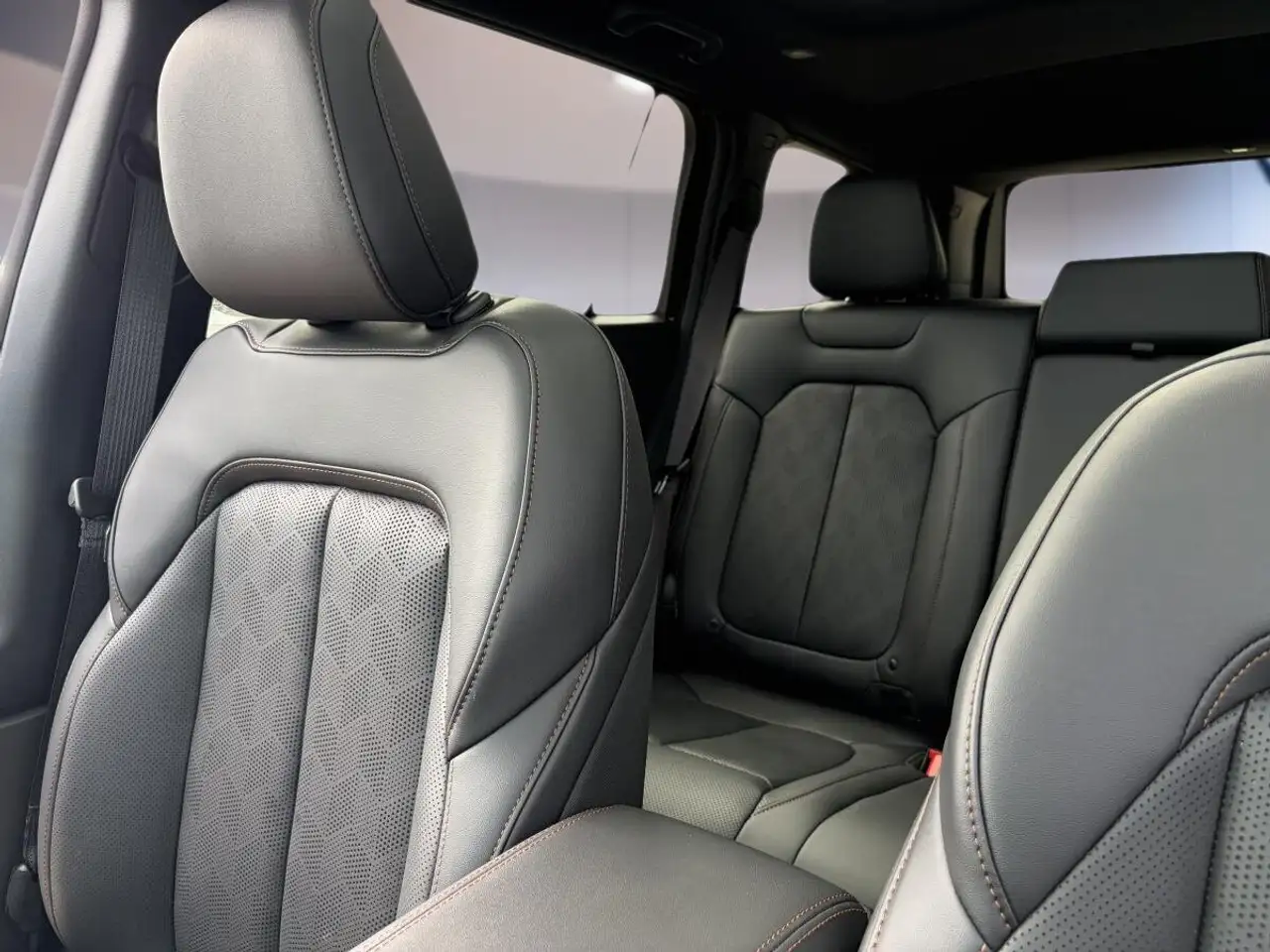 Jeep Cherokee photo Jeep Cherokee