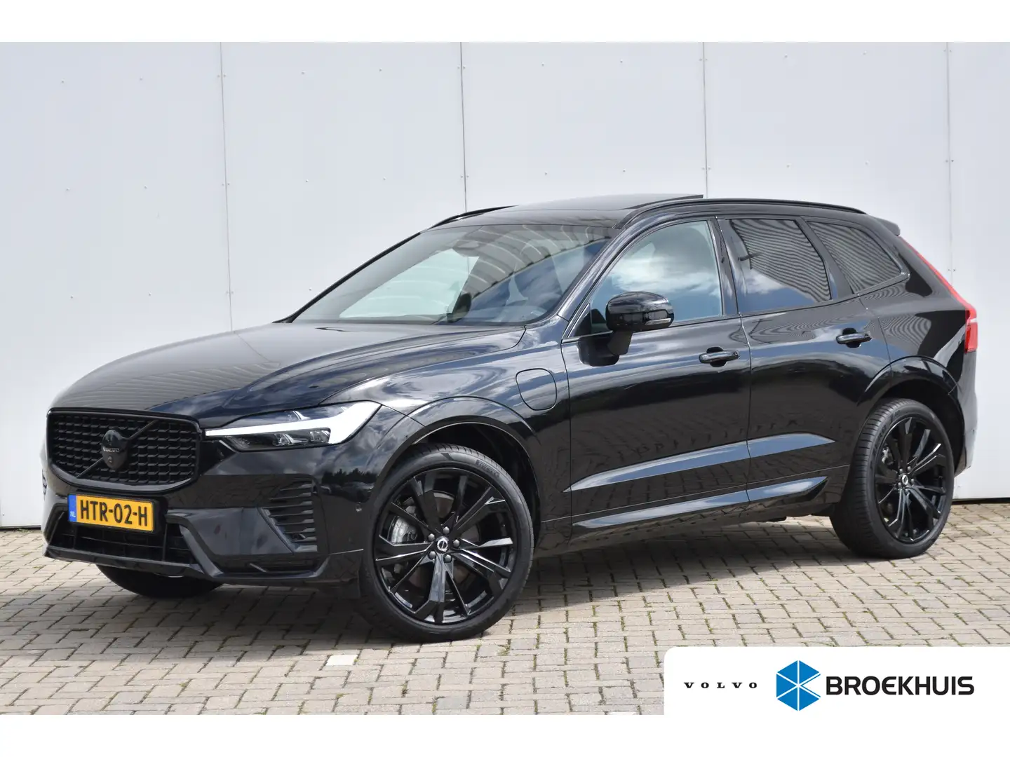 Volvo XC60 T8 AWD Plus Black Edition | BLIS | Pano | 360Cam | Zwart - 1
