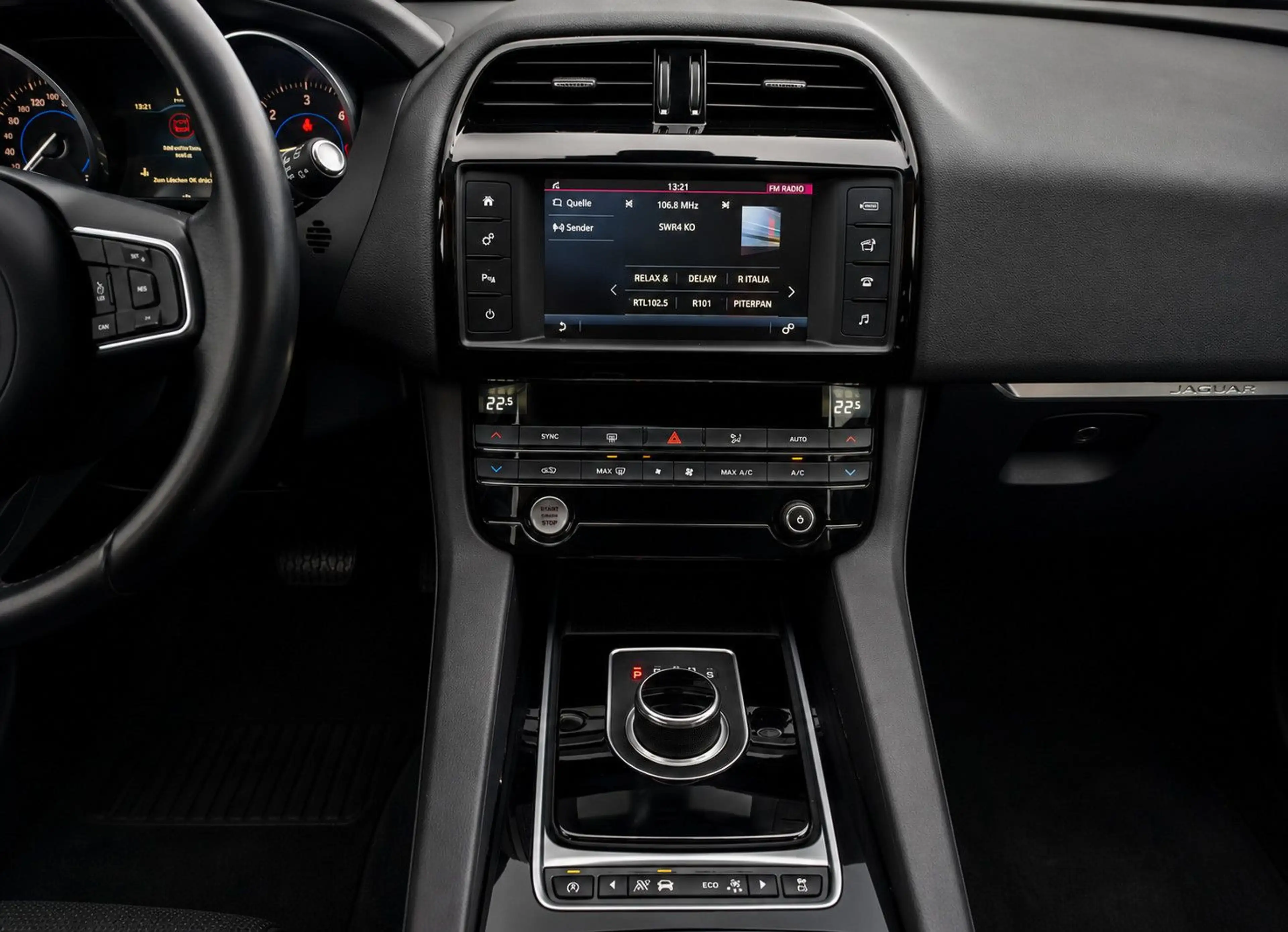 Jaguar F-Pace F-PACE Prestige AWD*Pano*Automatik* — photo 12