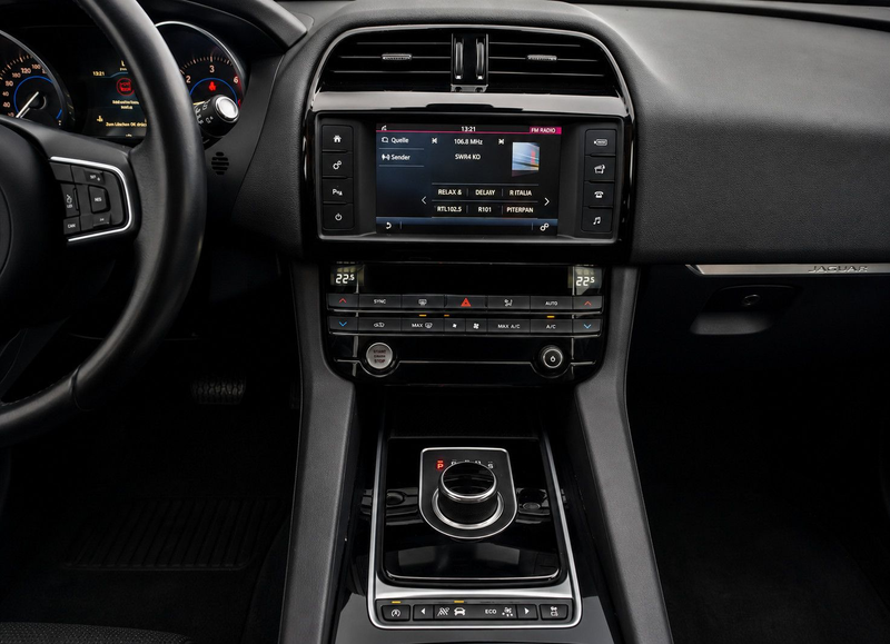 Jaguar F-Pace F-PACE Prestige AWD*Pano*Automatik* — photo 12