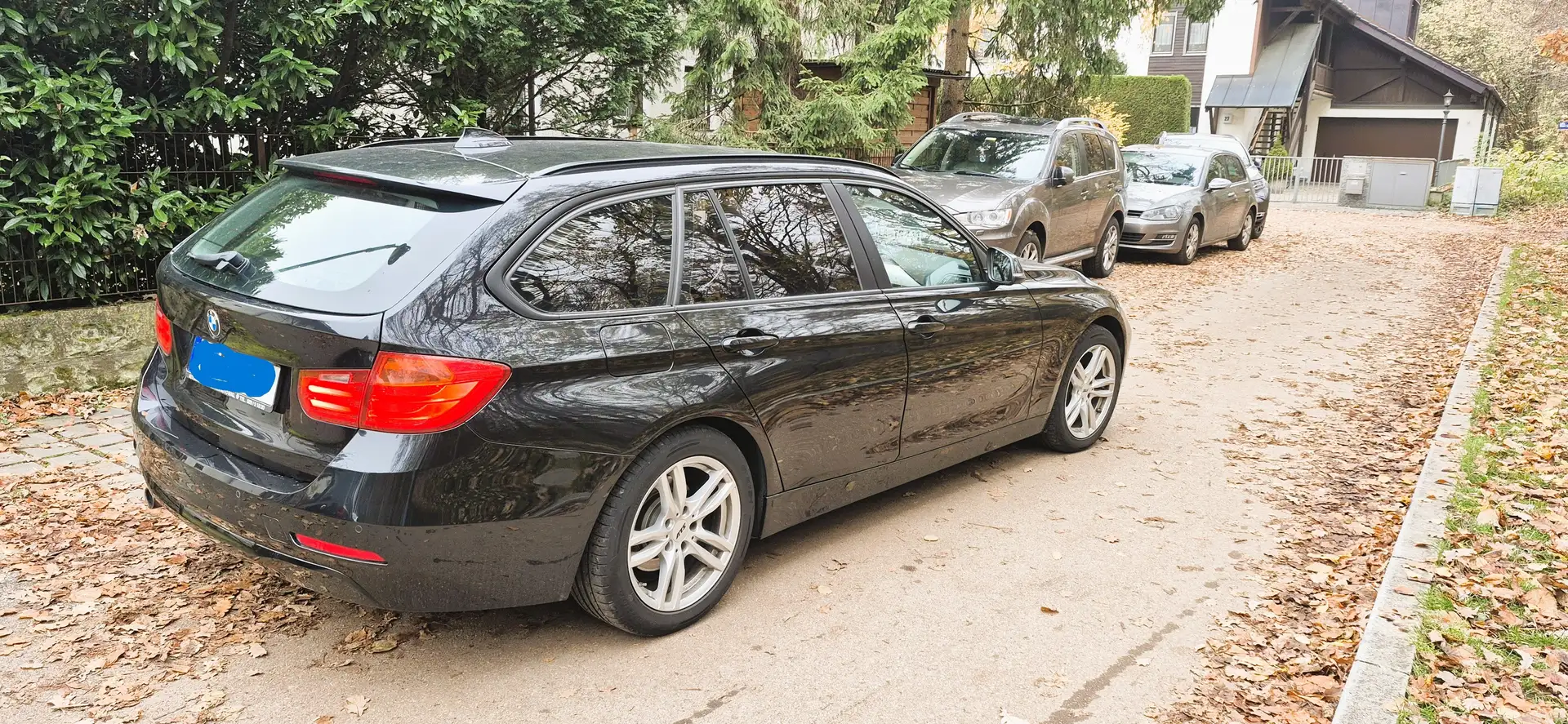 BMW 320 3er Touring Diesel 320d Touring Aut. Modern Line Schwarz - 1