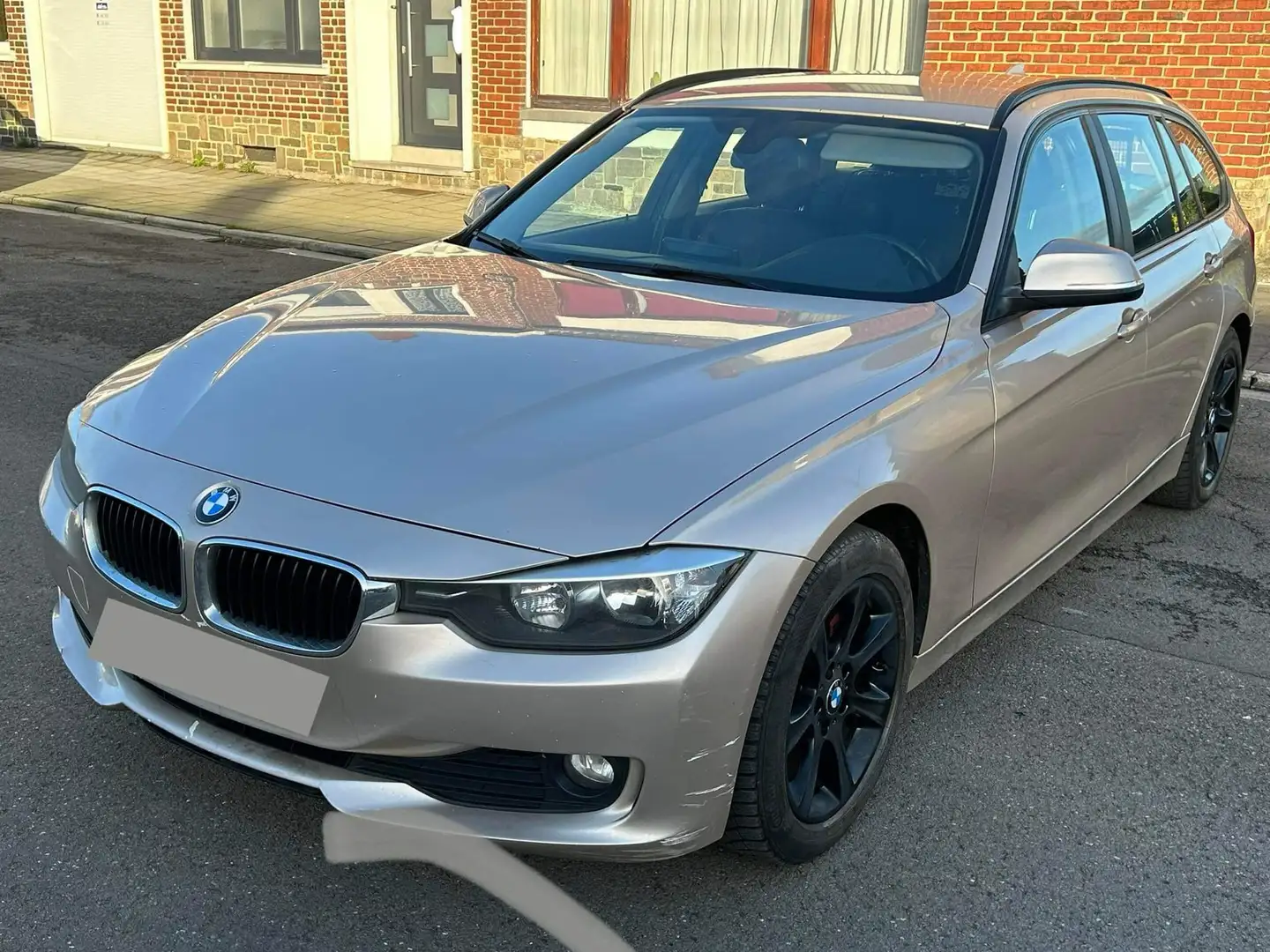 BMW 318 318d Touring Sport Line Bronze - 1