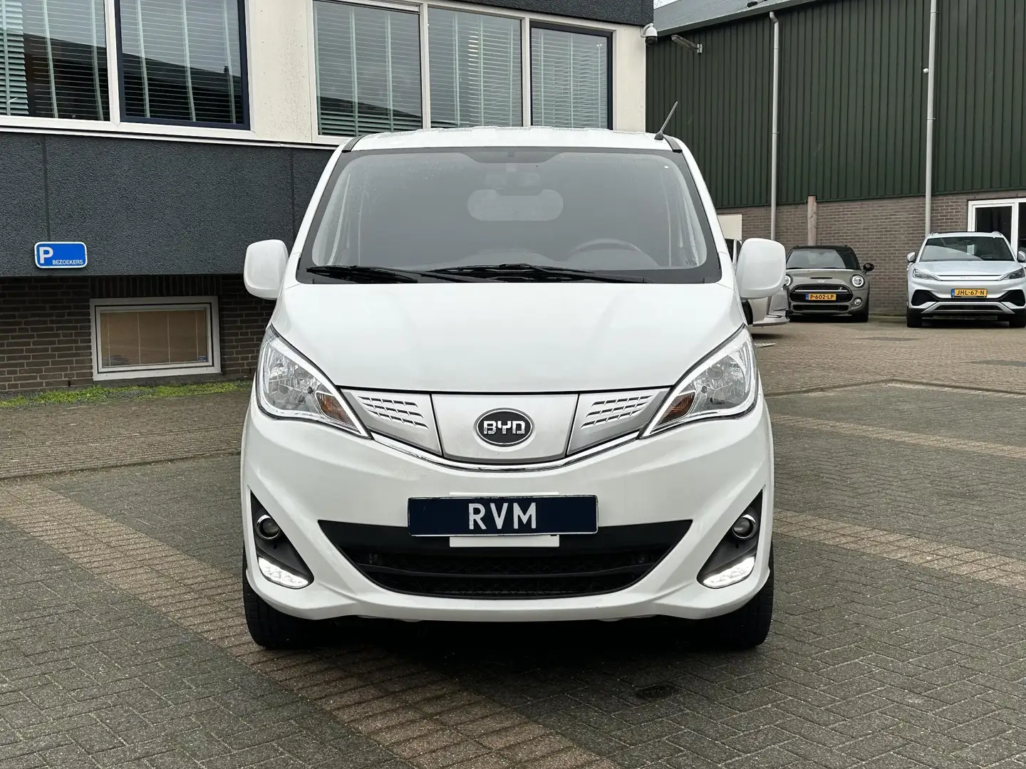 BYD ETP3 Standard 45 kWh VAN: €14.900,- EXCL. VOOR: €11.877 Fehér - 2