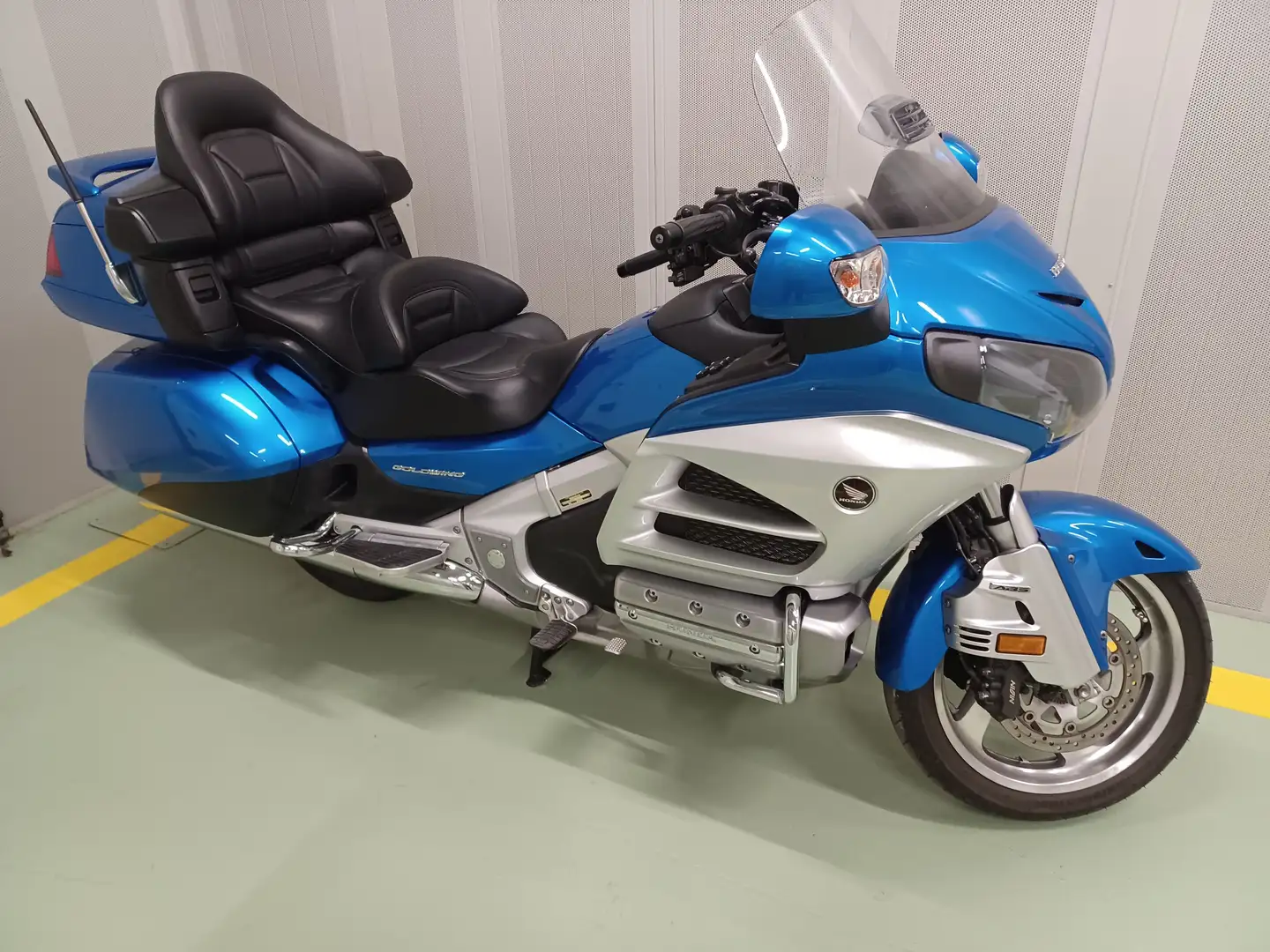 Honda GL 1800 Modelo 2012 bicolor Albastru - 2