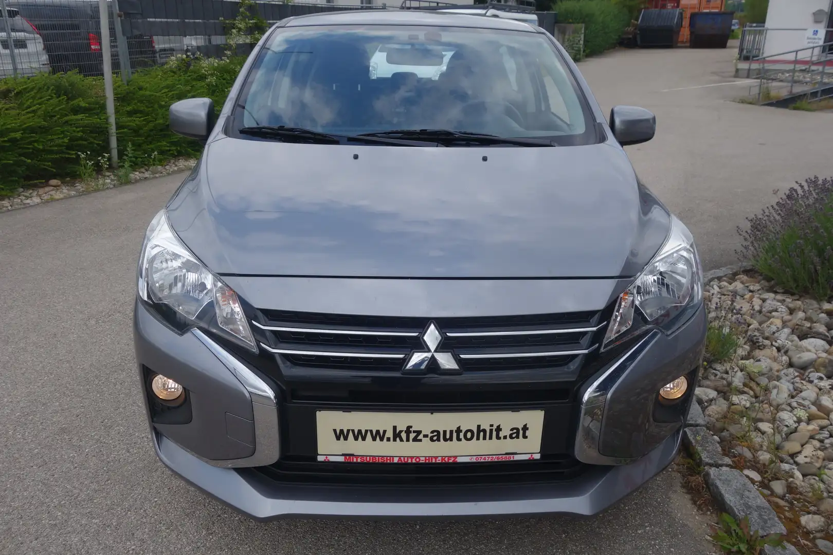 Mitsubishi Space Star 1,2 MIVEC Inform **8fach bereift/leasingfähig** Grau - 2