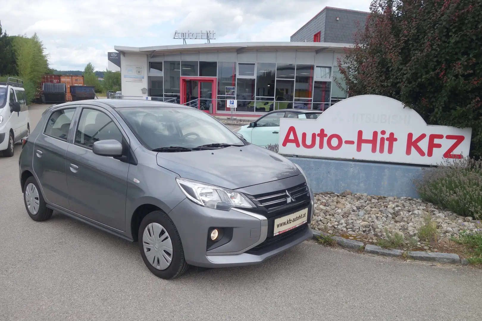Mitsubishi Space Star 1,2 MIVEC Inform **8fach bereift/leasingfähig** Grau - 1