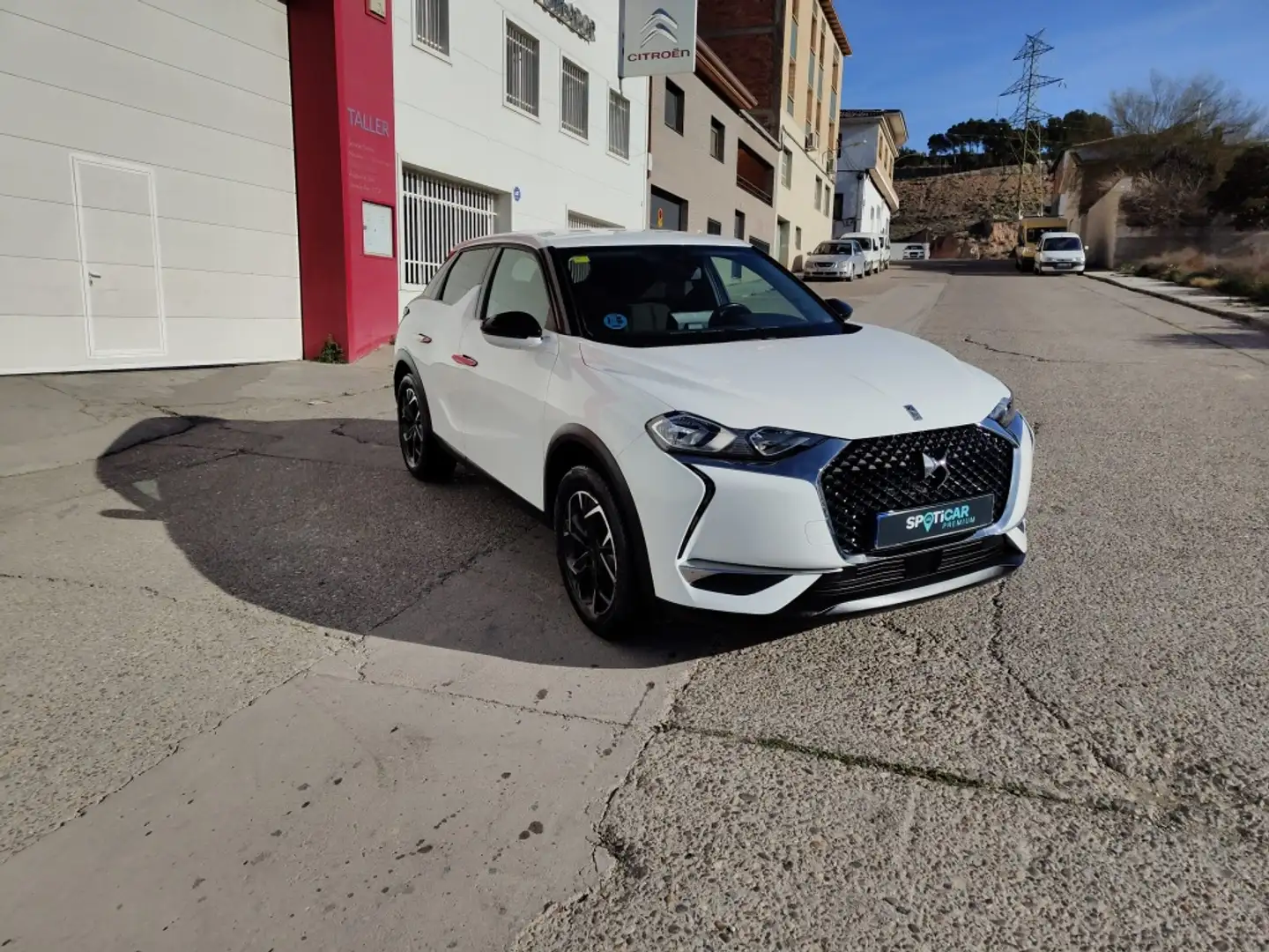 DS Automobiles DS 3 Crossback BlueHDi So Chic 100 Fehér - 2