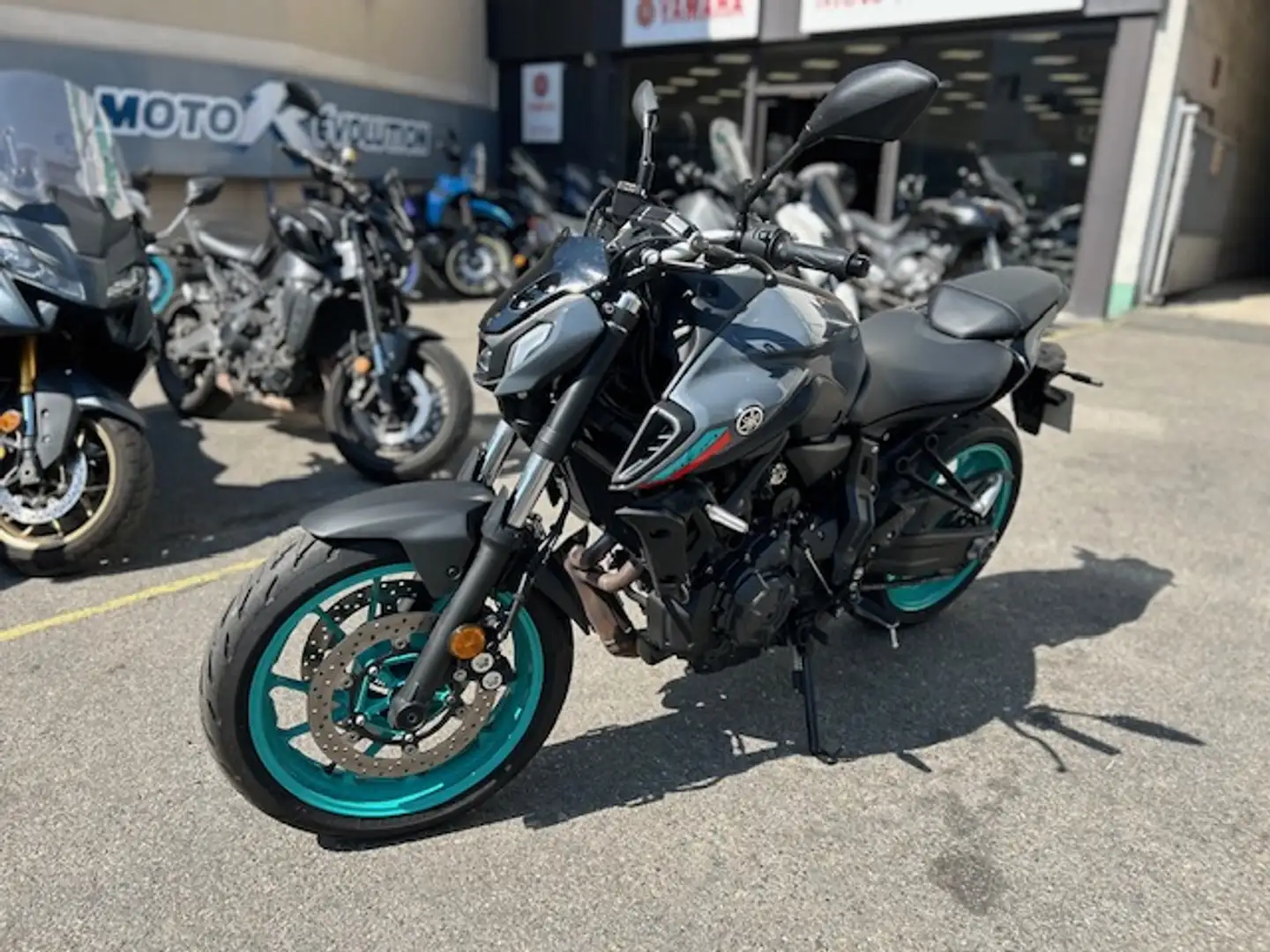 Yamaha MT-07 Gris - 1