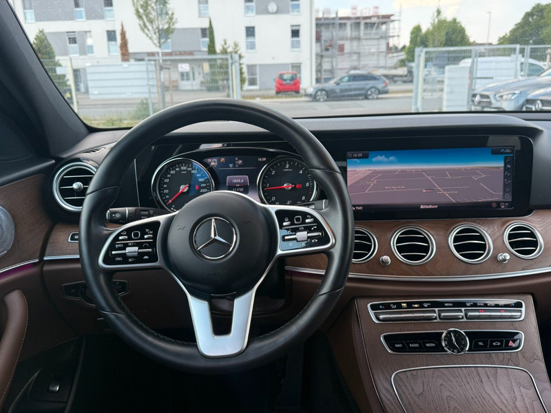 Mercedes-Benz E 400 d T 4 MATIC *AMG*DISTR+*360°KAM*BURMESTER — photo 15