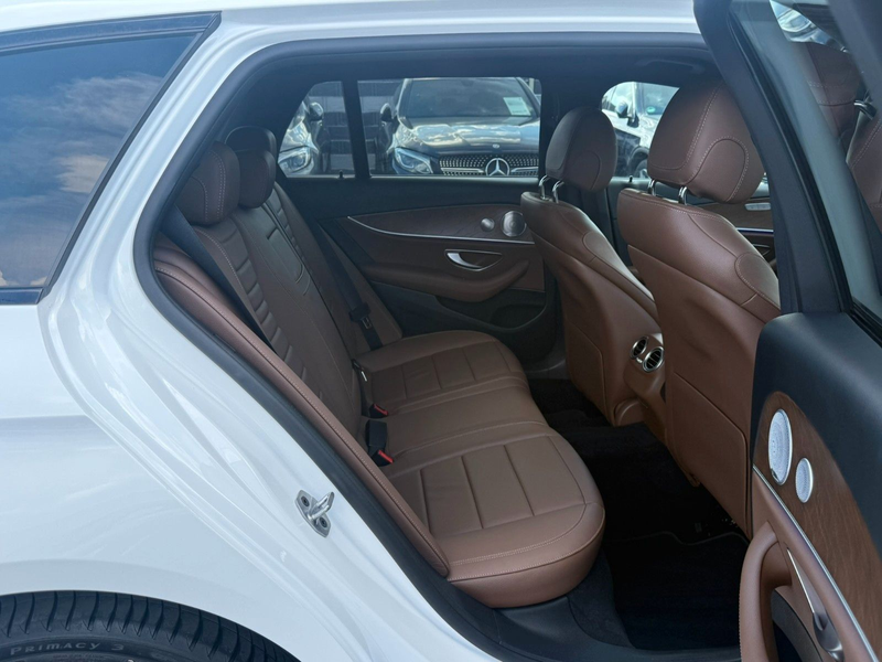 Mercedes-Benz E 400 d T 4 MATIC *AMG*DISTR+*360°KAM*BURMESTER — photo 13