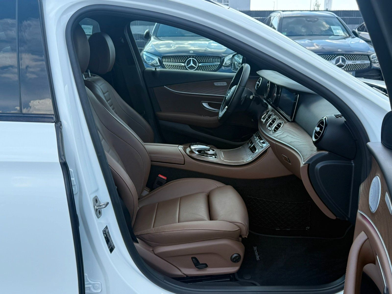 Mercedes-Benz E 400 d T 4 MATIC *AMG*DISTR+*360°KAM*BURMESTER — photo 11