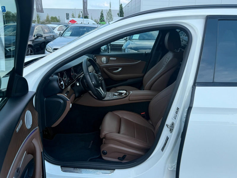 Mercedes-Benz E 400 d T 4 MATIC *AMG*DISTR+*360°KAM*BURMESTER — photo 10
