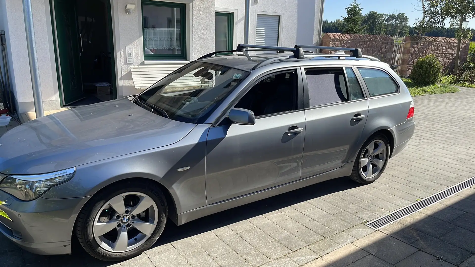 BMW 525 Grau - 1