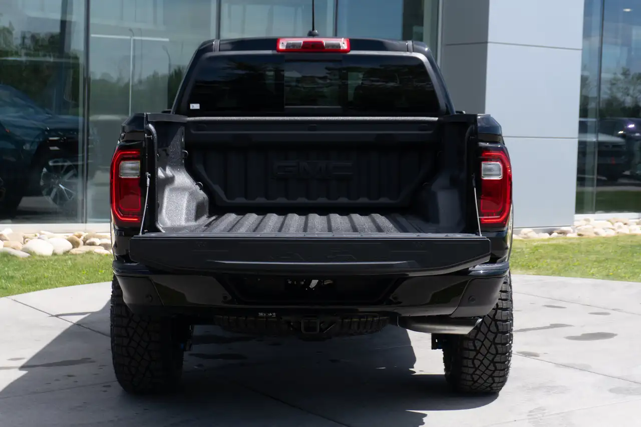 GMC Canyon снимка GMC Canyon