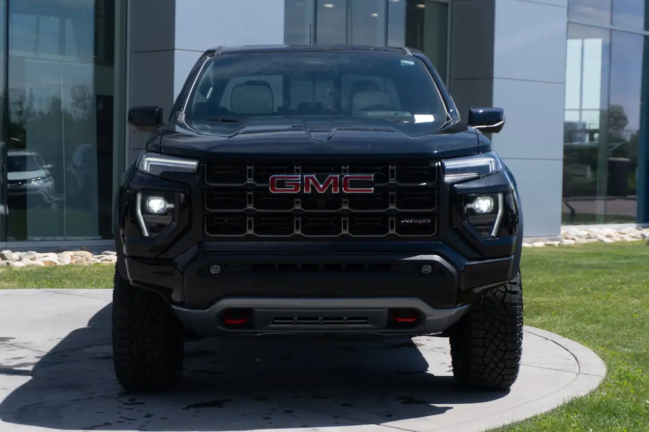 GMC Canyon снимка GMC Canyon
