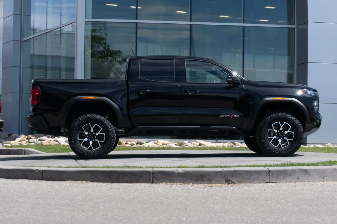 GMC Canyon снимка GMC Canyon