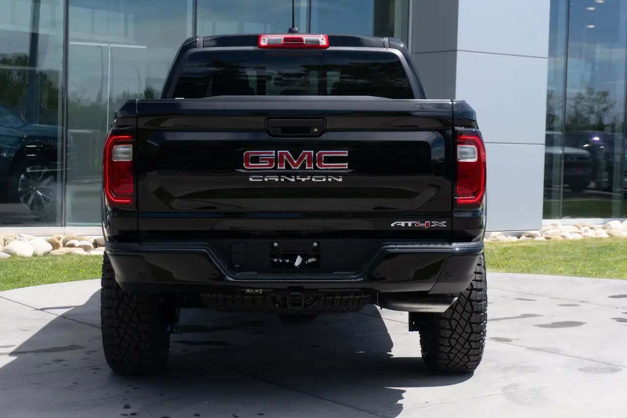 GMC Canyon снимка GMC Canyon