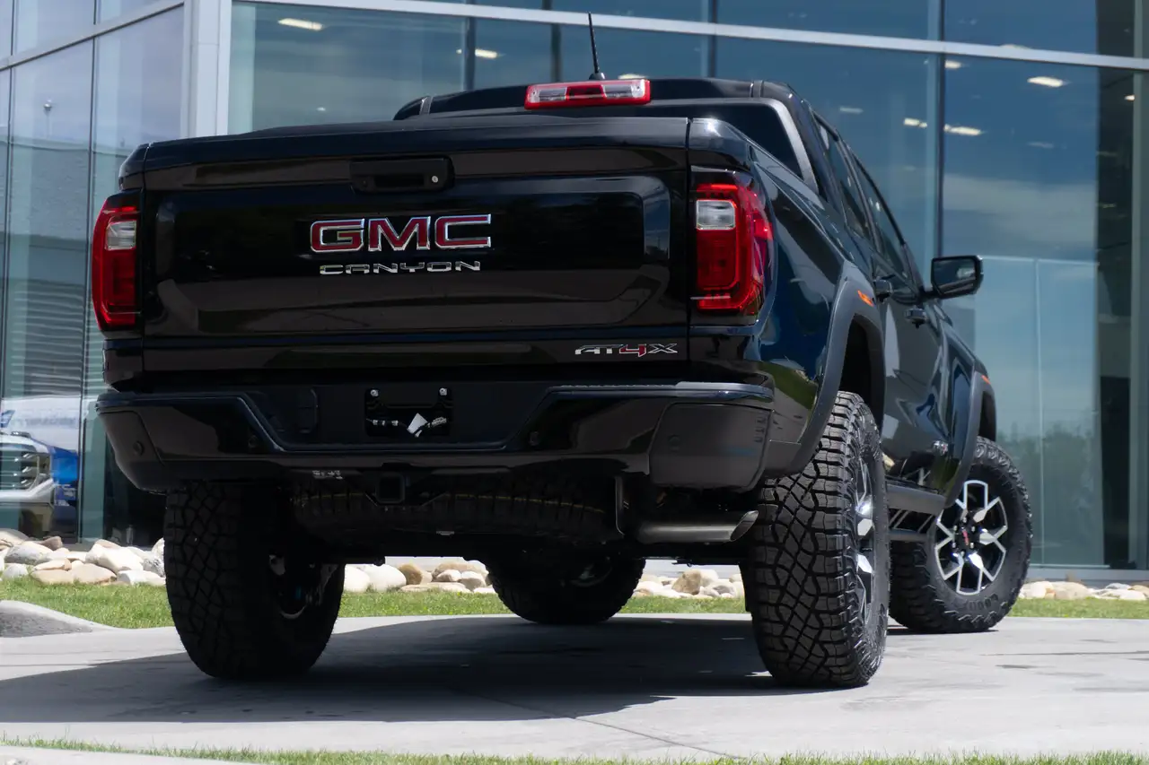 GMC Canyon снимка GMC Canyon