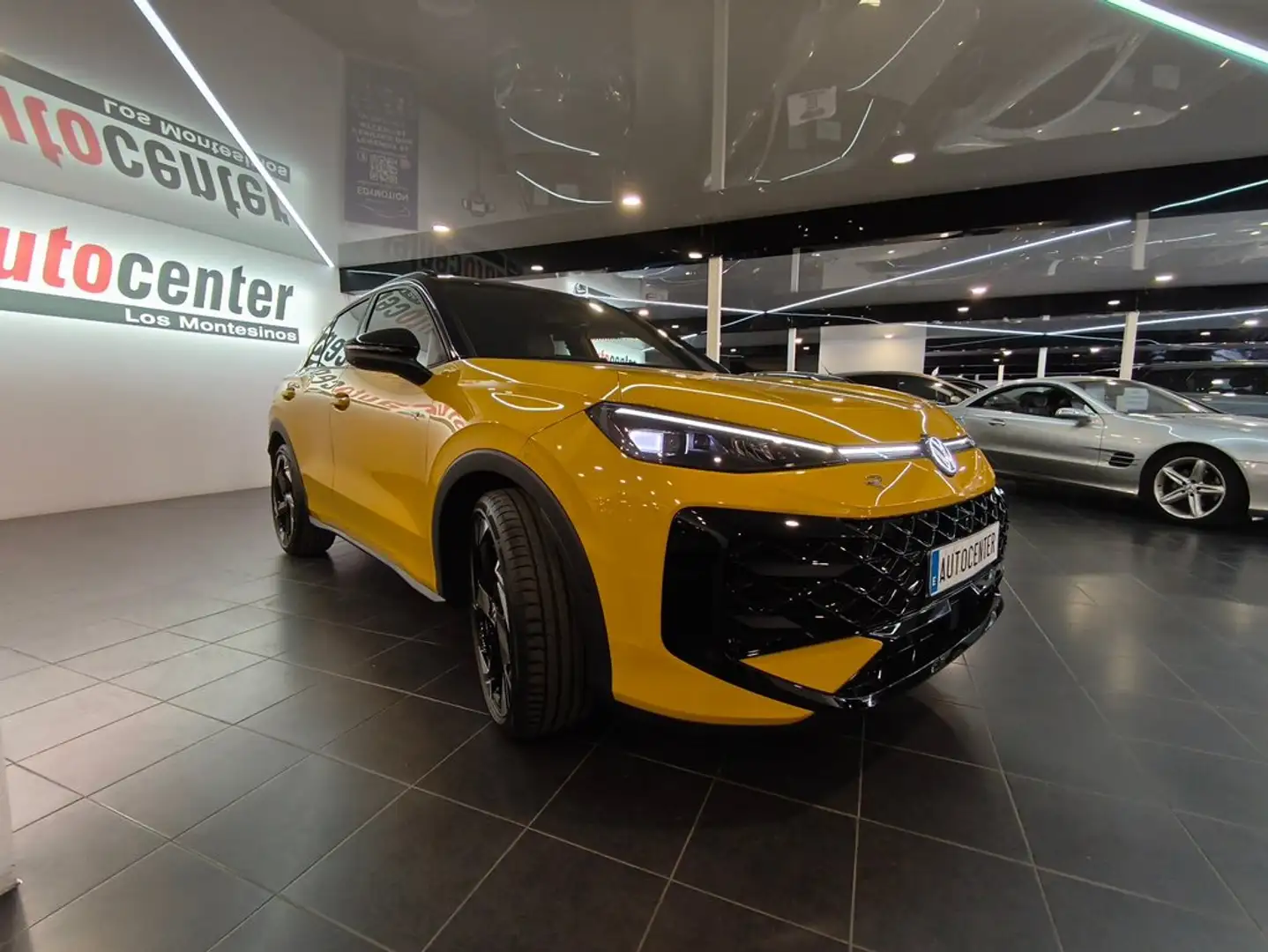 Volkswagen T-Roc R-Line 1st Edition 1.5 eTSI 110kW DSG Amarillo - 2
