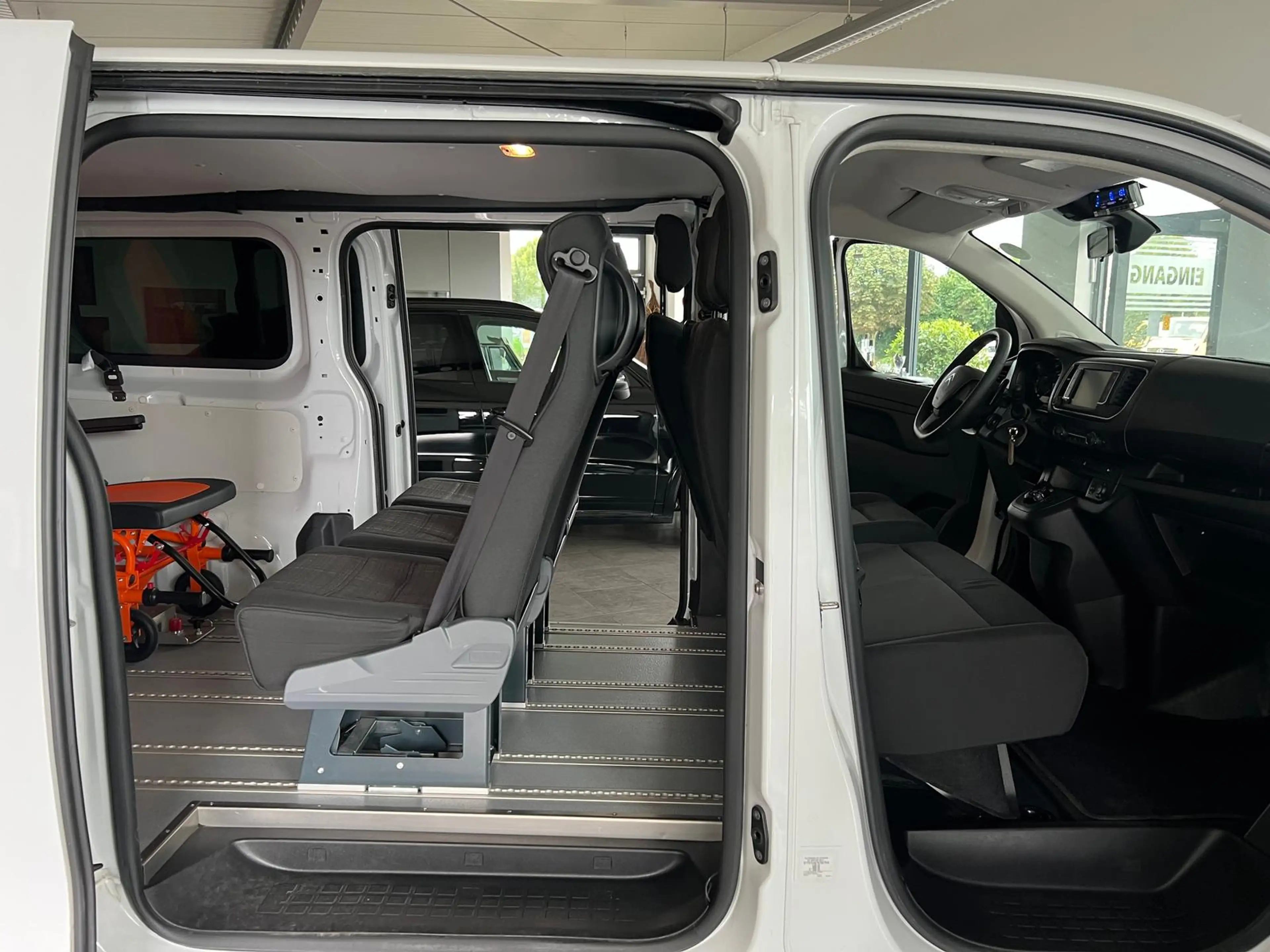 Citroen Jumpy 2.0HDI 7-Sitze + Rollstuhlplatz LightFLOOR — photo 10