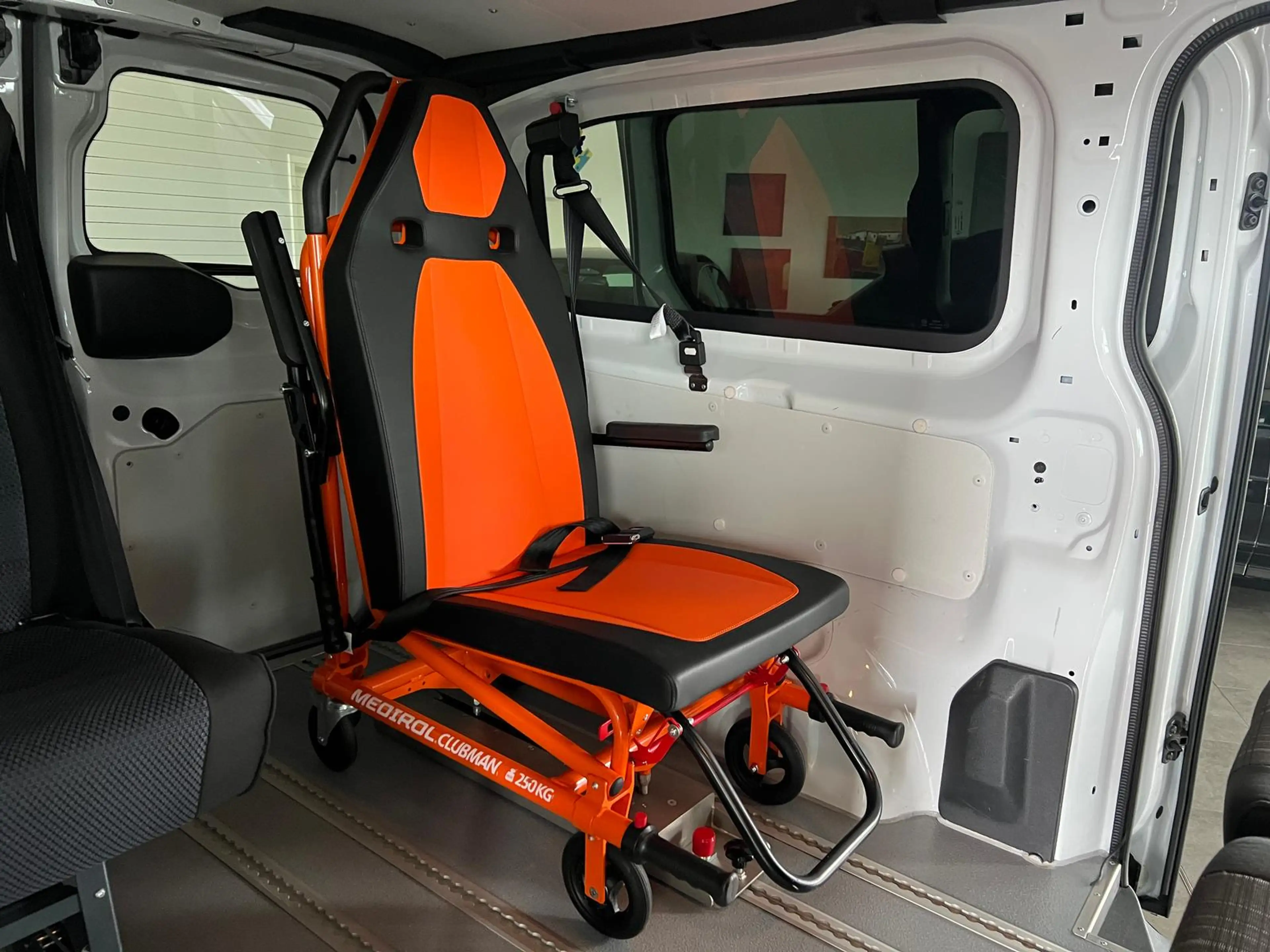 Citroen Jumpy 2.0HDI 7-Sitze + Rollstuhlplatz LightFLOOR — photo 9