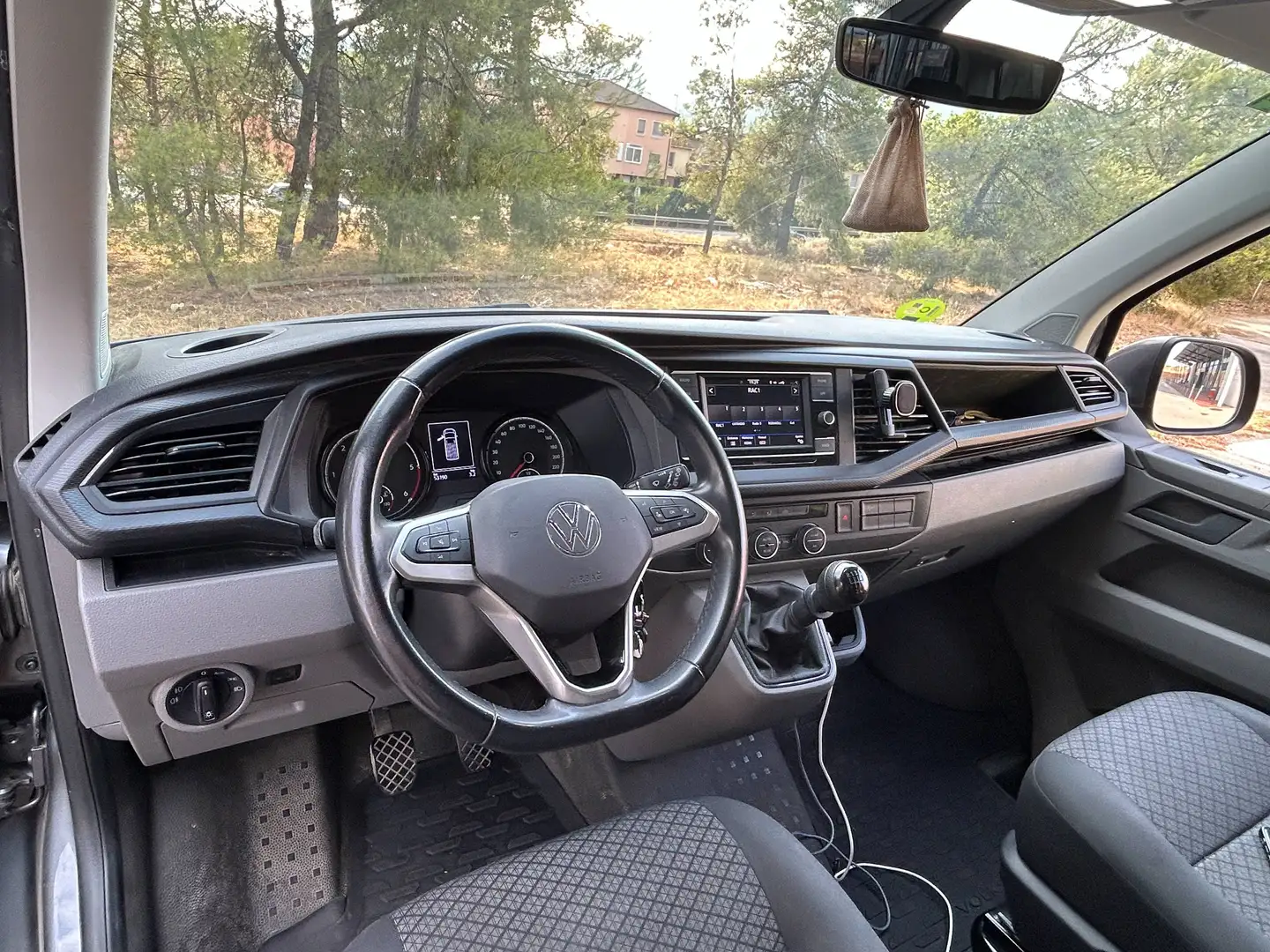 Volkswagen T6.1 Caravelle 2.0 TDI 110CV Gris - 2