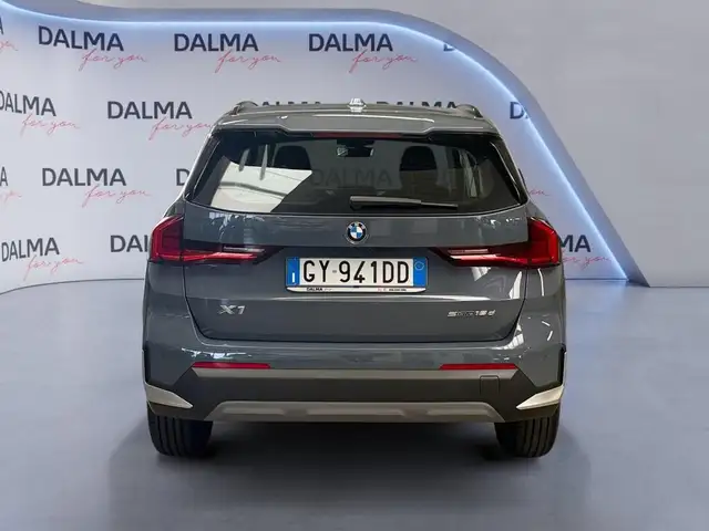 BMW X1 view 4