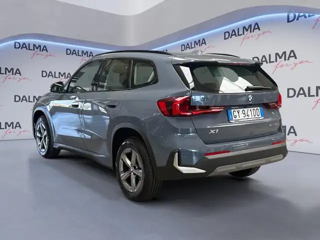 BMW X1 view 3