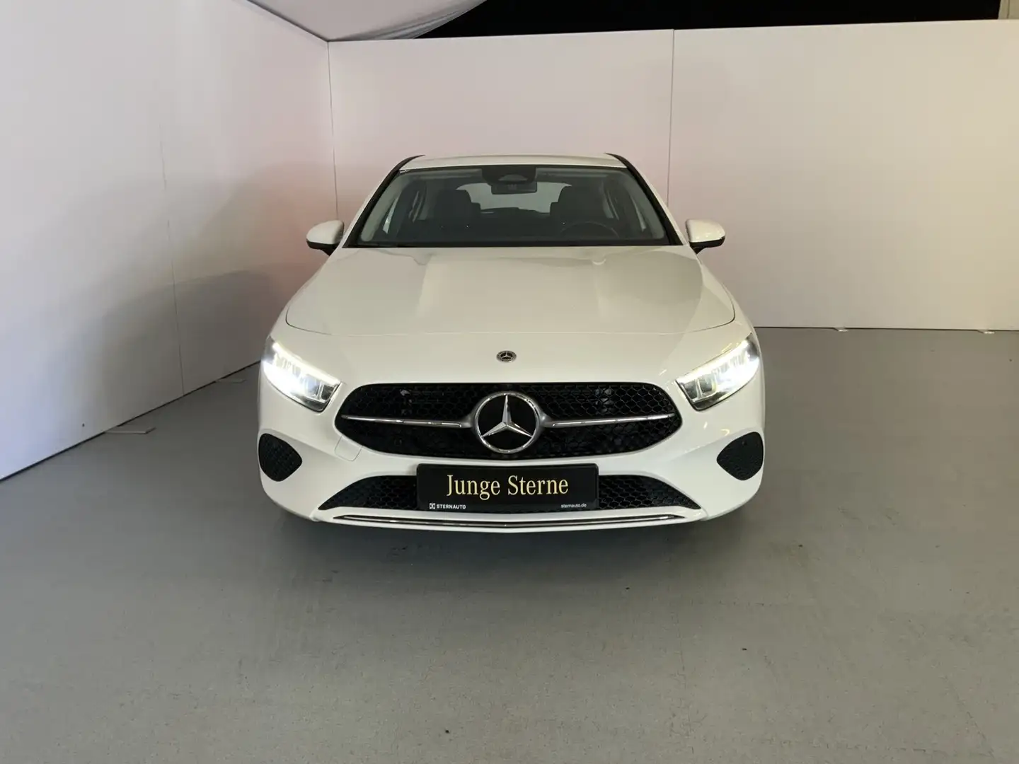 Mercedes-Benz A 180 A 180 Progressive AHK Totwinkel-Assist WinterPak Weiß - 2