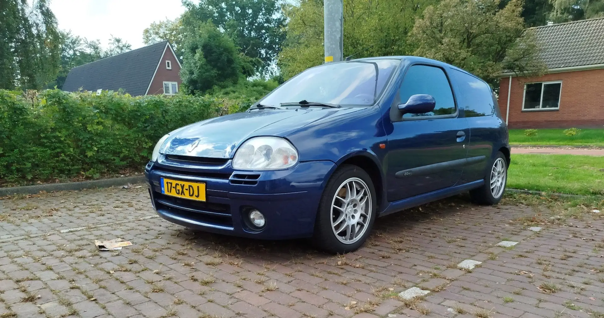 Renault Clio 2.0-16V Sport 170pk Bleu - 1