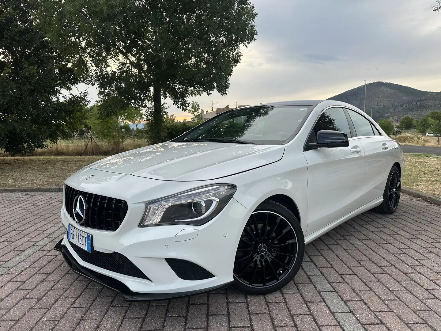 Mercedes-Benz CLA 200 d (cdi) Sport * Euro 6 * Bianco - 1
