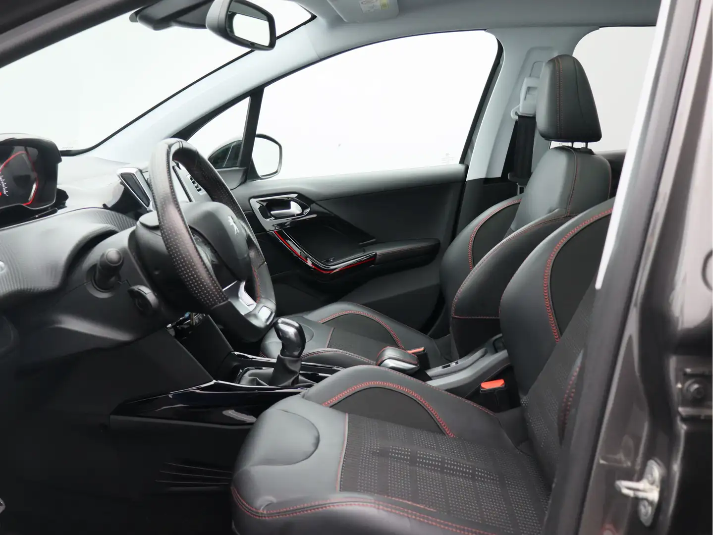 Peugeot 2008 1.2 PureTech GT-line/ lage km/ zeer mooi! Grijs - 2