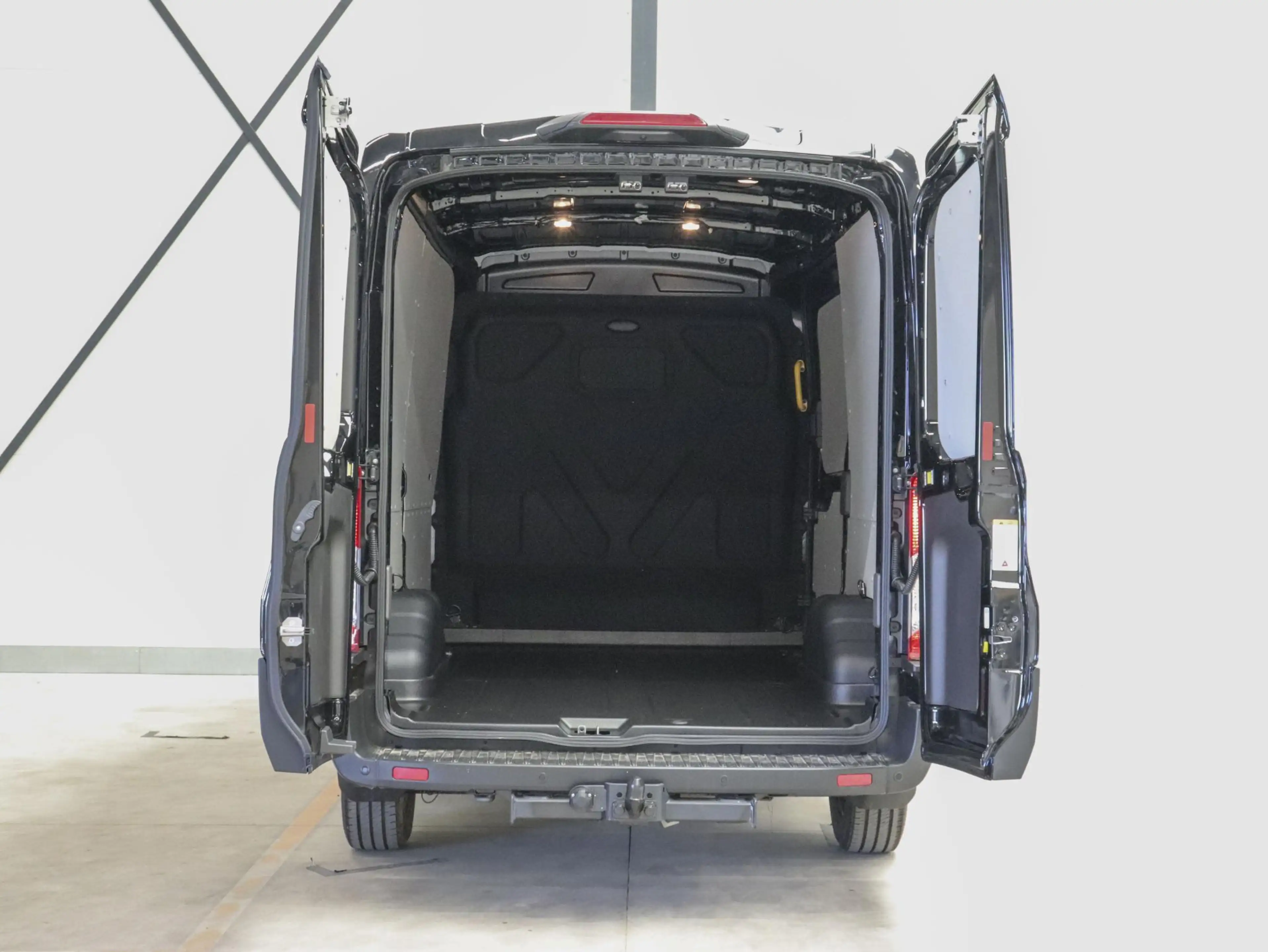 Ford Transit 130pk L2H2 Automaat Trekhaak Airco 360°Camera DAB+ — photo 3