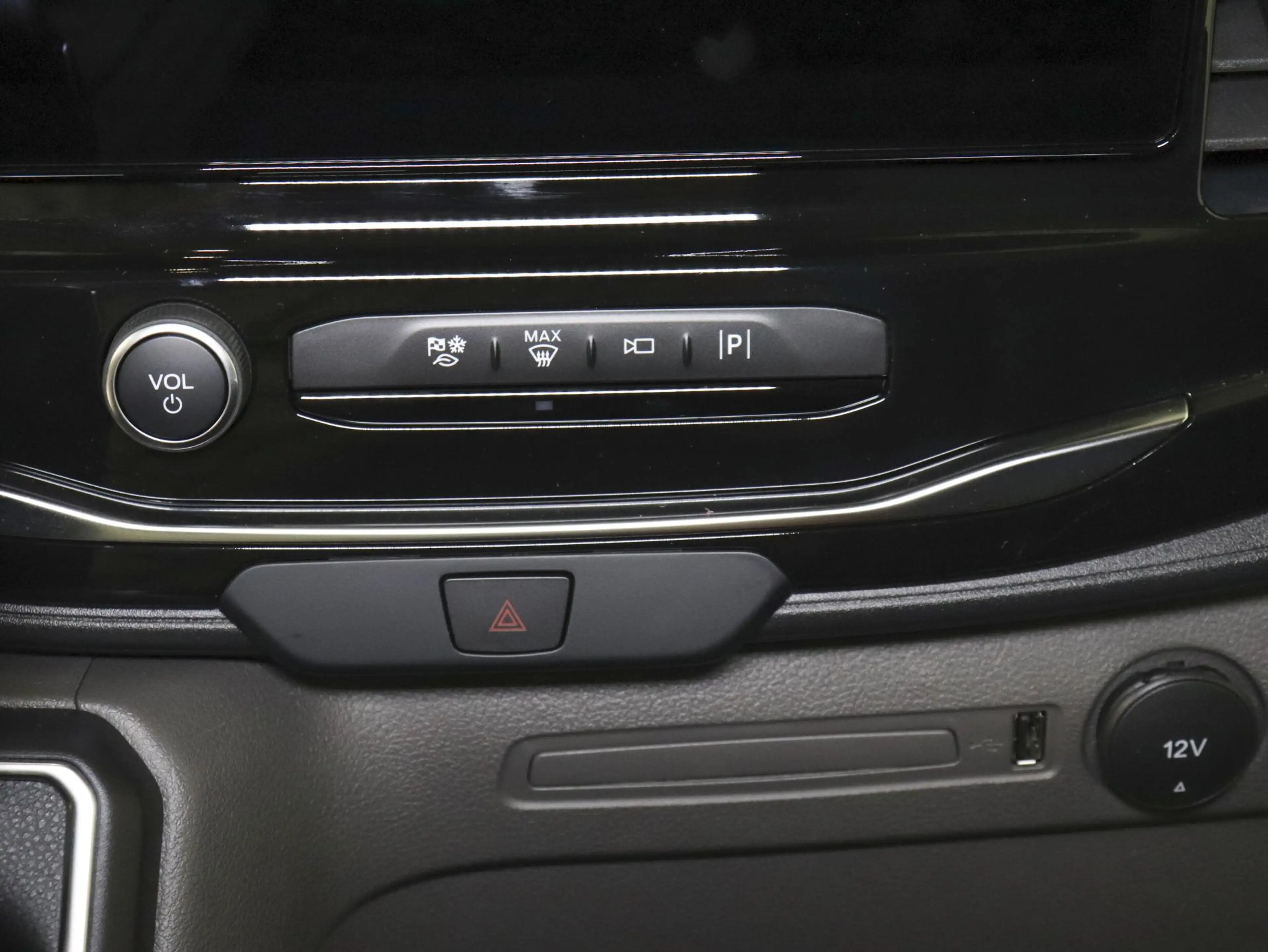Ford Transit 130pk L2H2 Automaat Trekhaak Airco 360°Camera DAB+ — photo 32