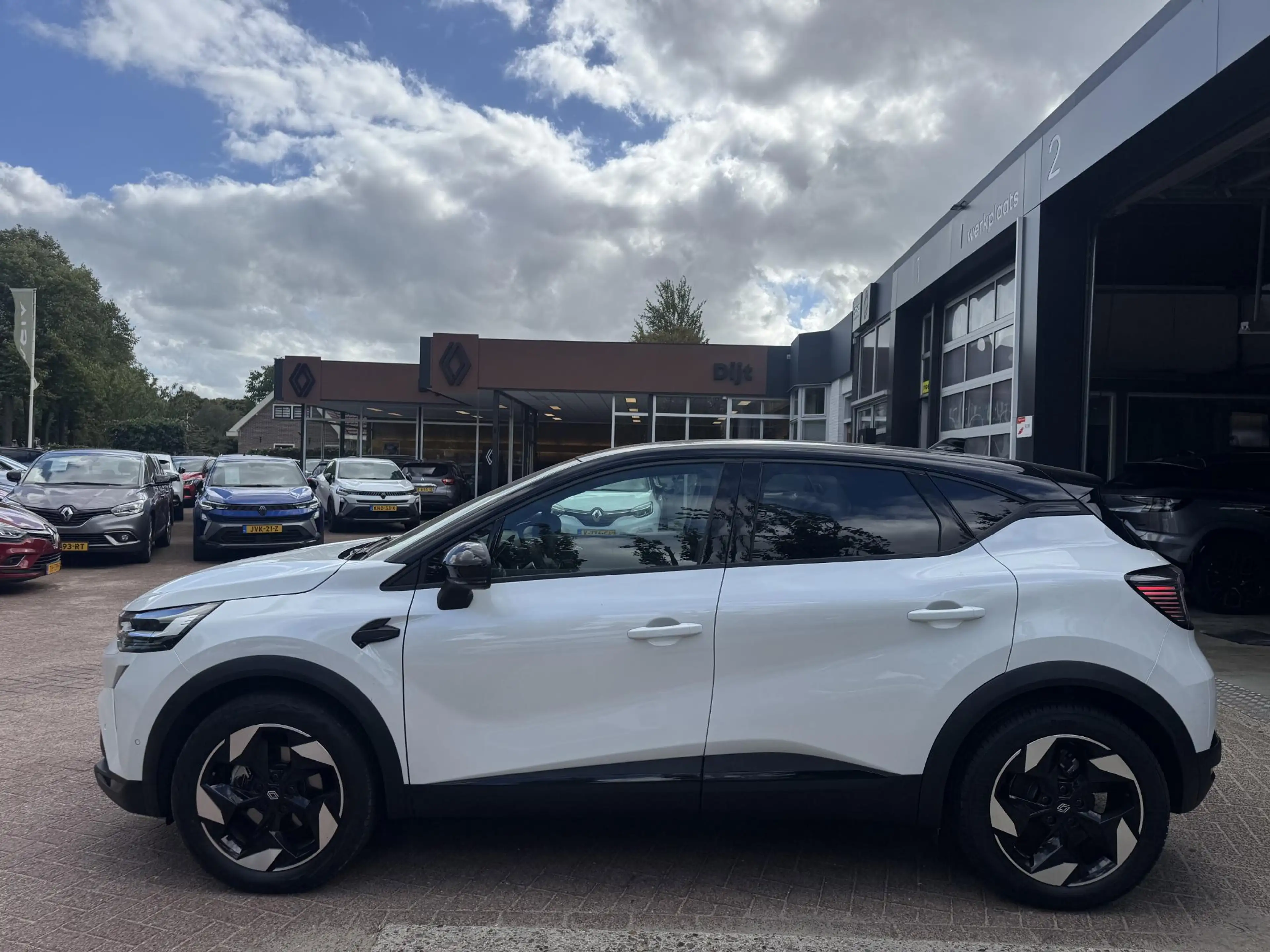 Renault Captur 1.8 E-Tech full hybrid 160 techno — photo 9