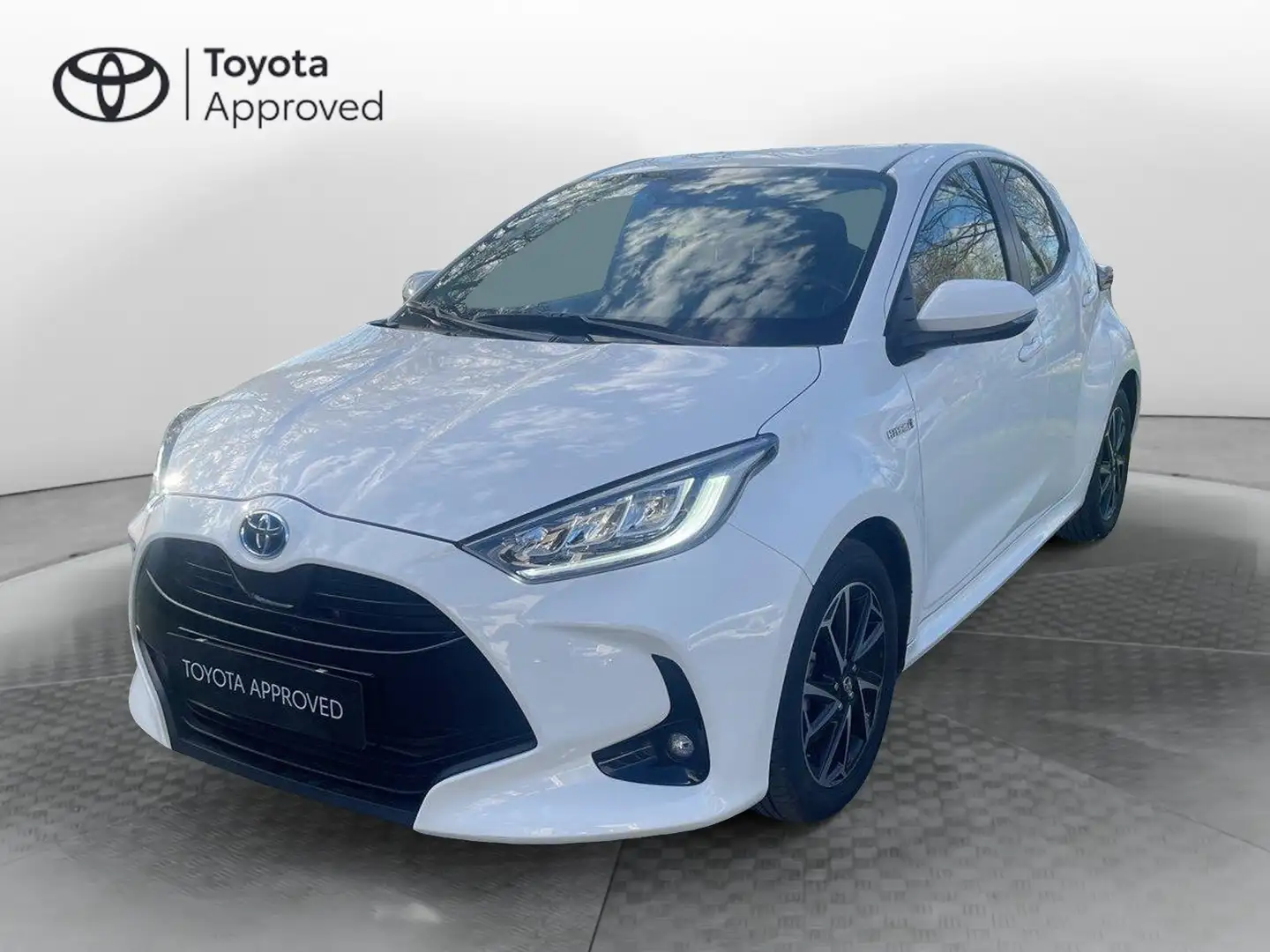 Toyota Yaris 1.5 Hybrid 5 porte Trend Bianco - 1