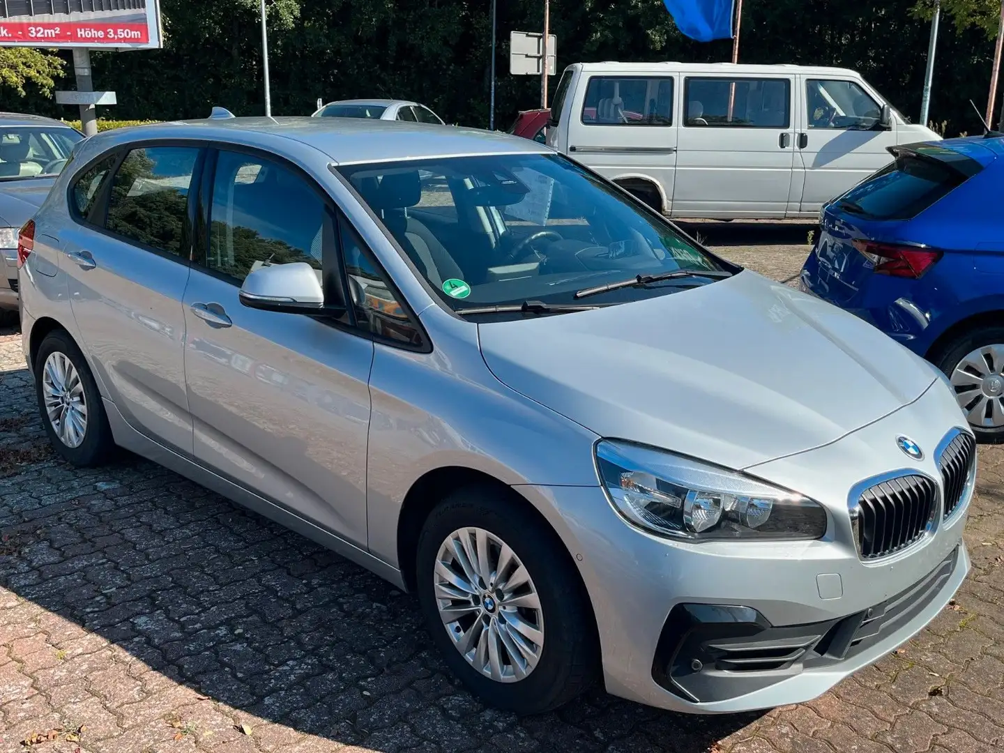 BMW 220 Active Tourer  xDrive Advantage,LED ,Standheizu Silber - 2