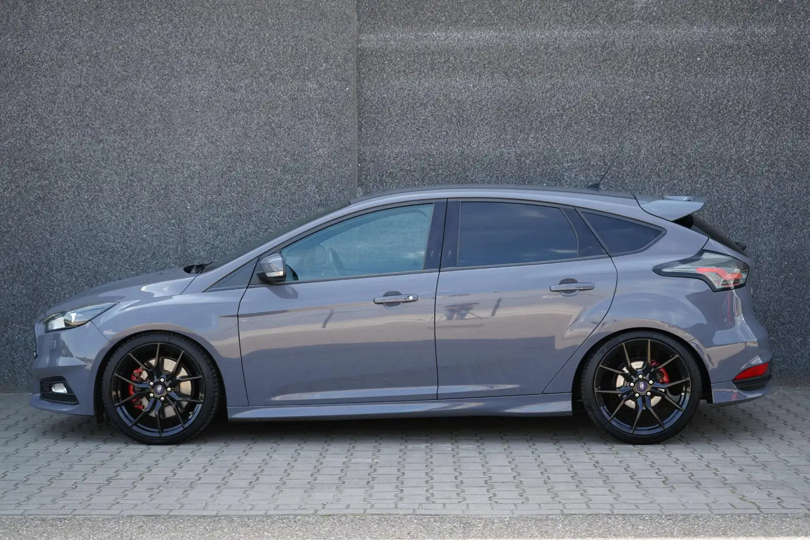 Ford Focus 2.0 ST-2 2.0 Ecoboost/Recaro/H&R/Navi/Led/19’’ Grijs - 2