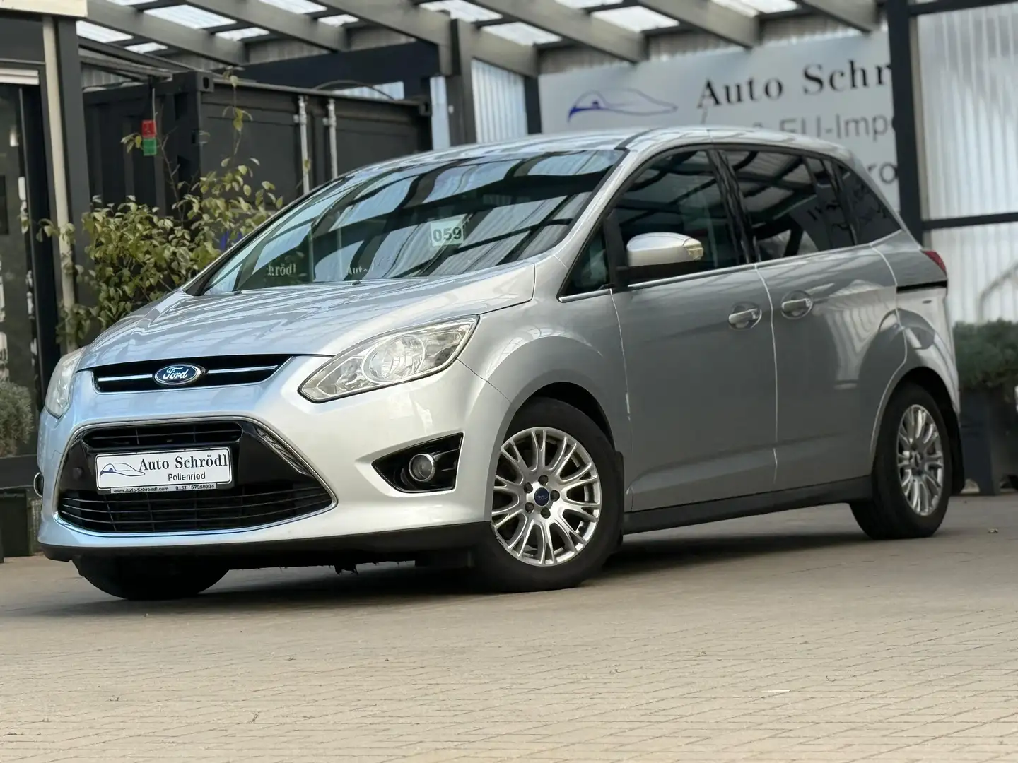Ford C-Max Grand Aut. Titanium 2.0 TDCi, AHK, Kamera, SONY Silber - 1