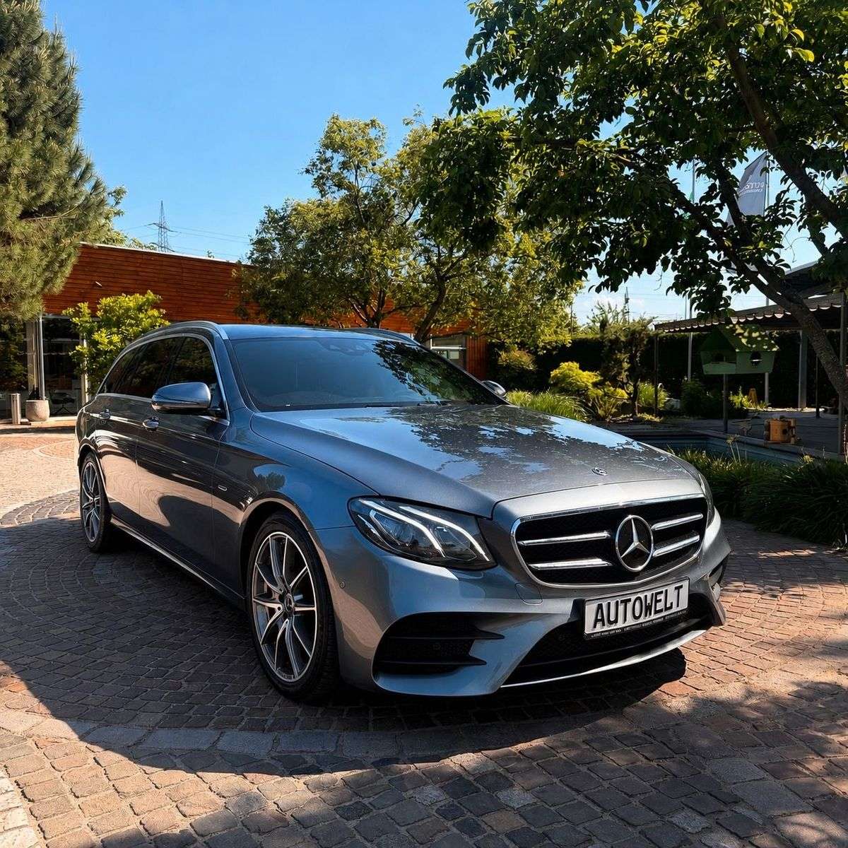 Second hand Mercedes Benz E-Class 300