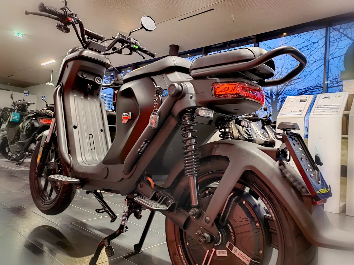 Niu UQi GT leichtes E-Moped 65 km Reichweite Schwarz - 2