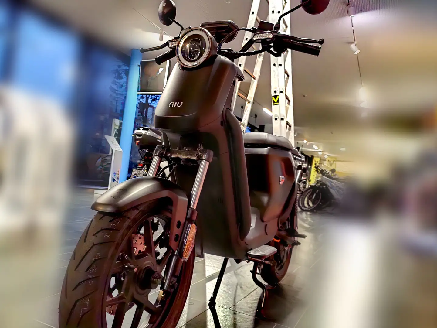Niu UQi GT leichtes E-Moped 65 km Reichweite Schwarz - 1