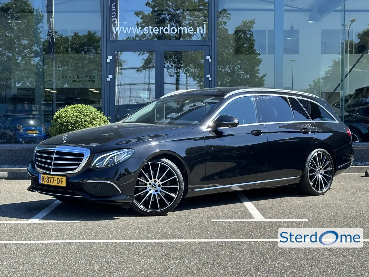 Mercedes-Benz E 200 Estate Premium Luxury l Panorama dak l Massage l C Schwarz - 1
