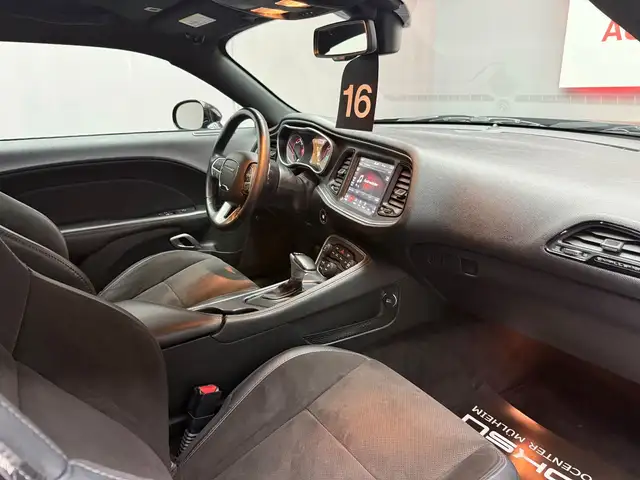 Dodge Challenger view 10