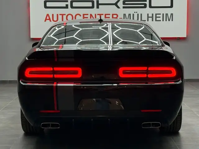 Dodge Challenger view 7