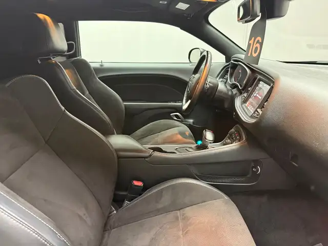 Dodge Challenger view 13
